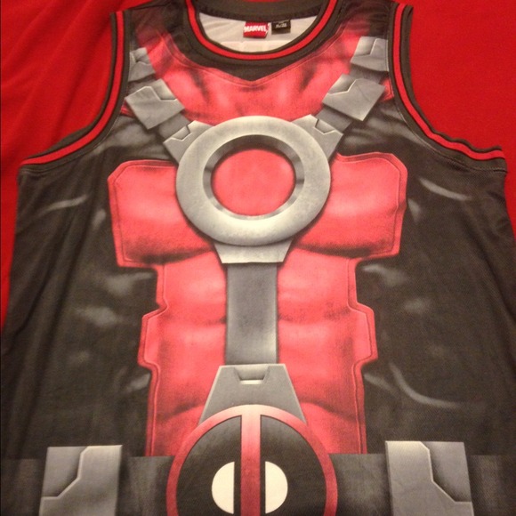 Marvel Other - MENS marvel jersey