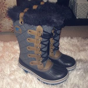 NWT Sorel boots !