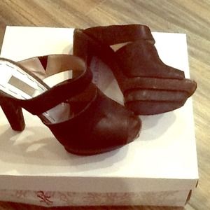 Black soft leather platform sandal