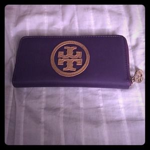 Tory burch faux wallet. Purple. NEW!