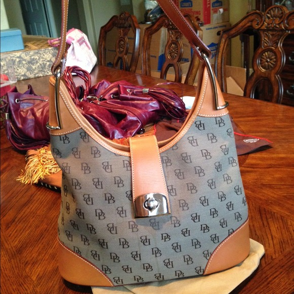 Dooney & Bourke hobo handbag