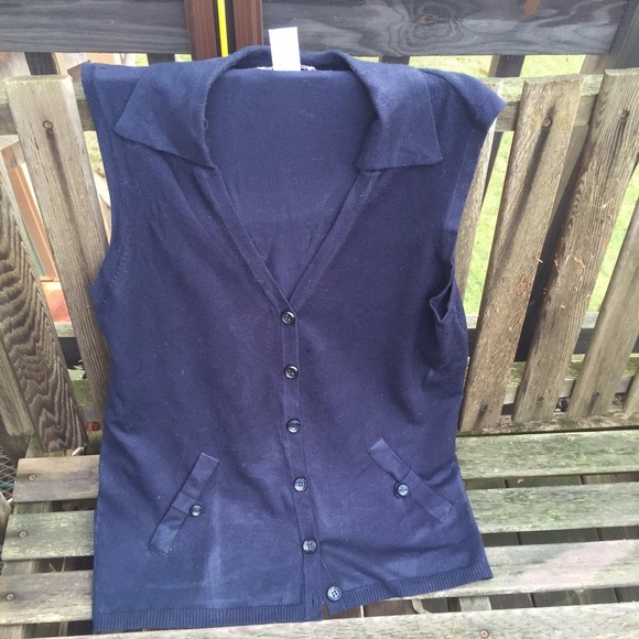 Sweater vest