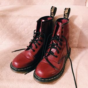 Burgundy AUTHENTIC Dr Martens sz 7.5
