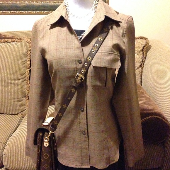 🎀 Brown plaid with red stripes long sleeves 💕💕