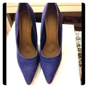F21 blue suede heels