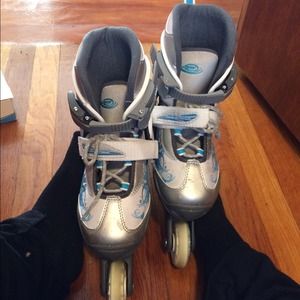 Roller Blades (Adjustable Size)