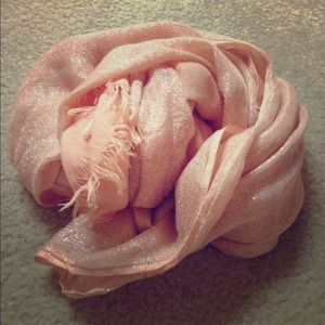 ****BUNDLED 👍👍Creamy, peachy, sparkly scarf!
