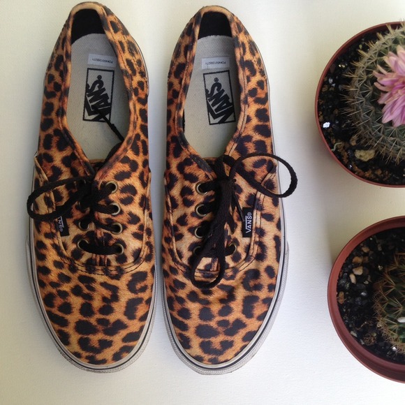⭐️Host Pick⭐️Leopard Vans Sneakers