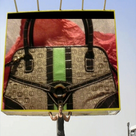 HANDBAG BARELY USED CLASSY