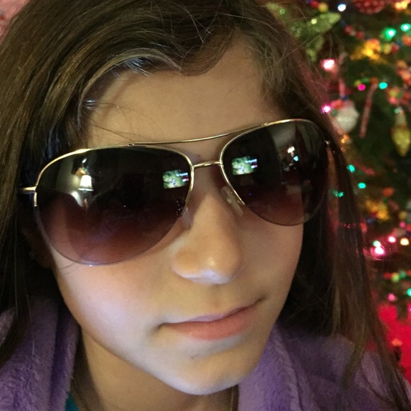 Adorable aviator sunglasses juicy 😎
