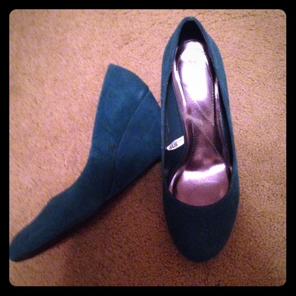 Turquoise wedges