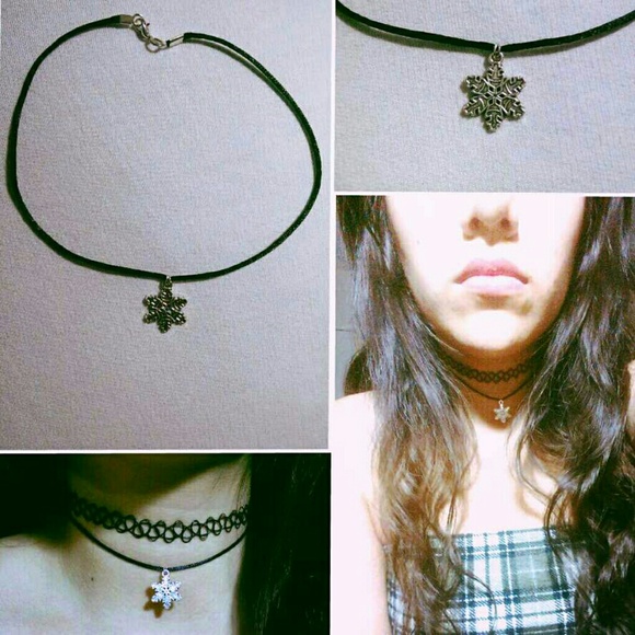 90s Choker with Snowflake charm