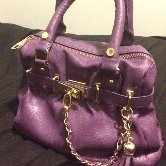 Purple Steve Madden bag! Perfect for any season!💗
