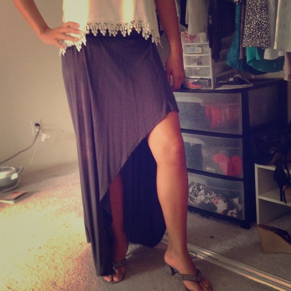 Grey high low skirt