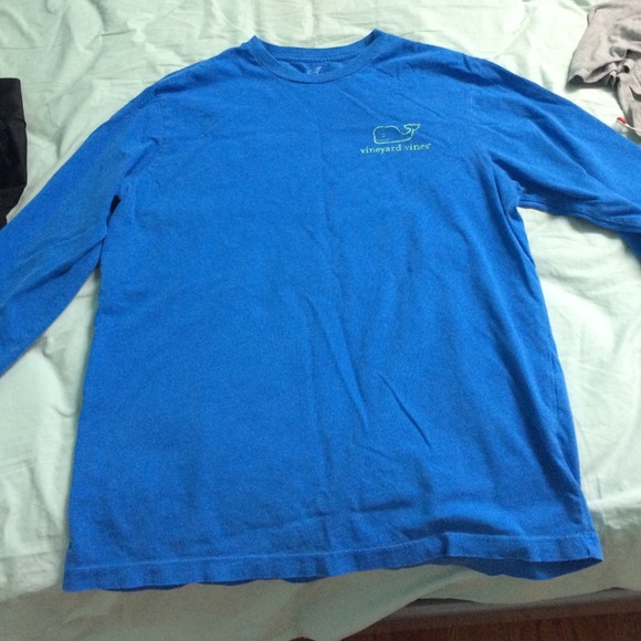 Blue Vineyard Vines long sleeve
