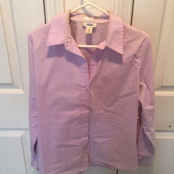 Tailored lilac shirt.