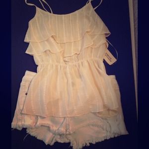 SOLD DO NOT BUY Ruffled tank