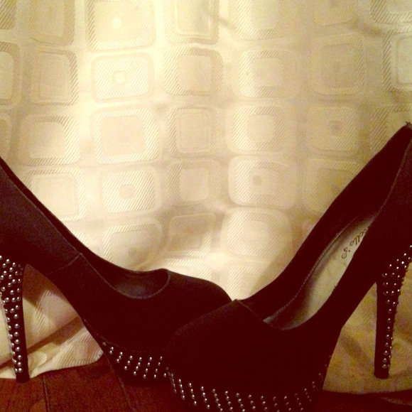 Studded shoes