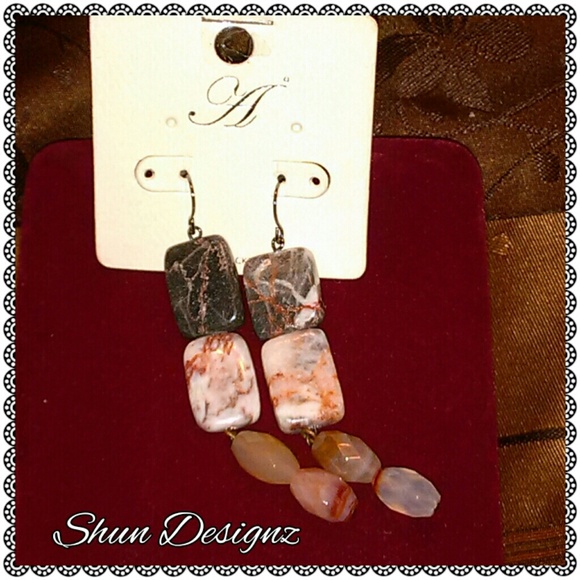 Earrings - Picture 1 of 1