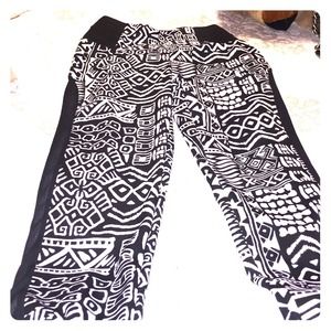 leggings/ pants