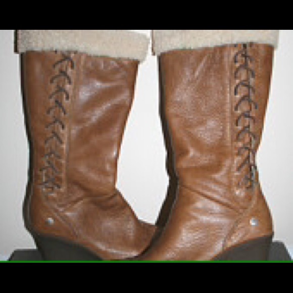 UGG Felicity boots size 7 brand new in box