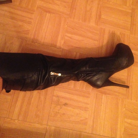 Bad gal - Picture 2 of 4