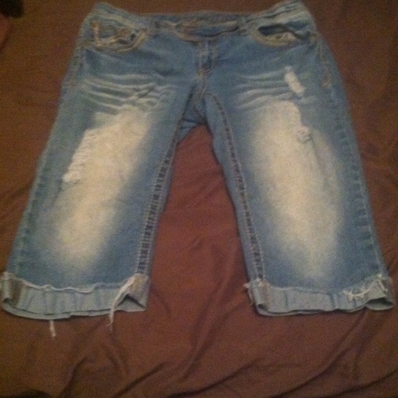 Blue frayed capris