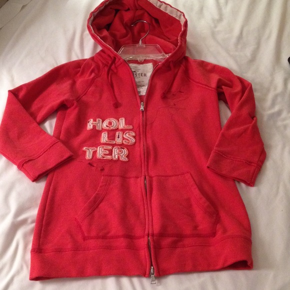 Super Cute Hollister hoodie!!😻