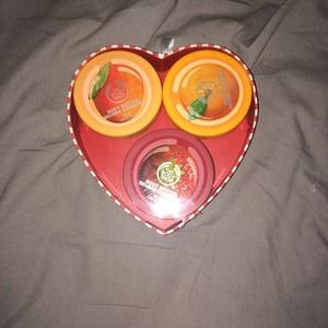 The Body Shop - Holliday body lotion package