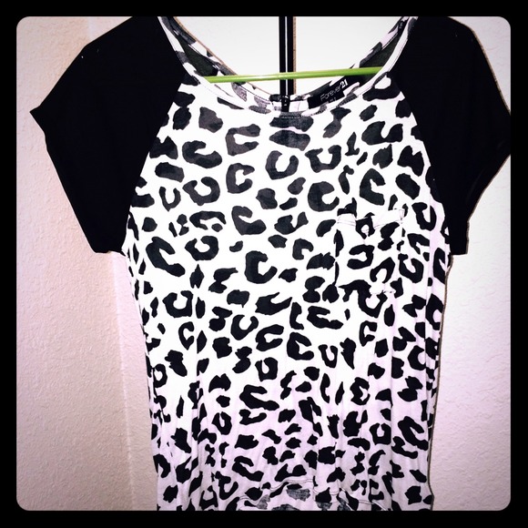 Black and White Cheetah Print top!