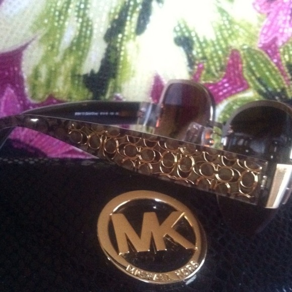 Coach sunglasses ..😉 - Picture 2 of 4