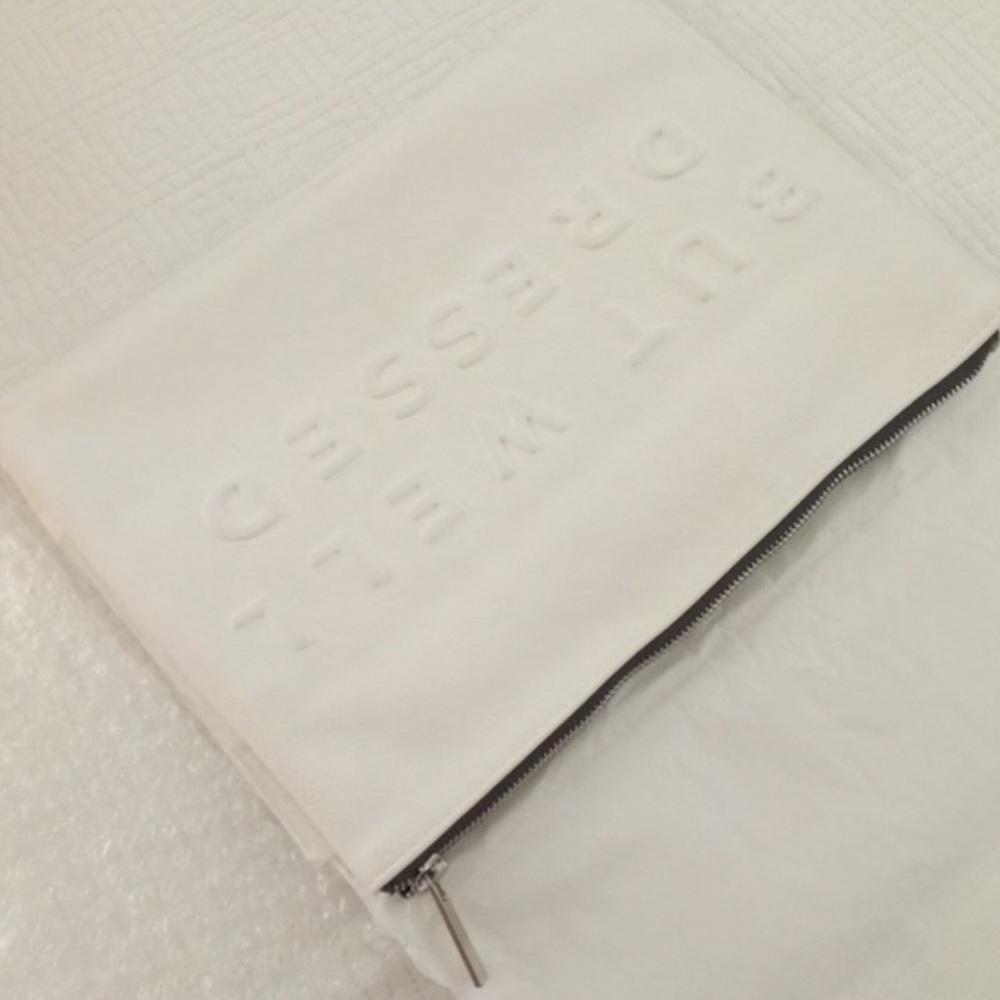 Stressed but Well Dressed.   Zara Clutch - Picture 6 of 7