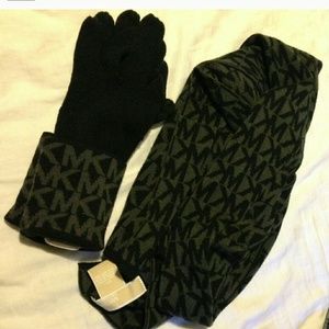 Michael kors scarf and gloves