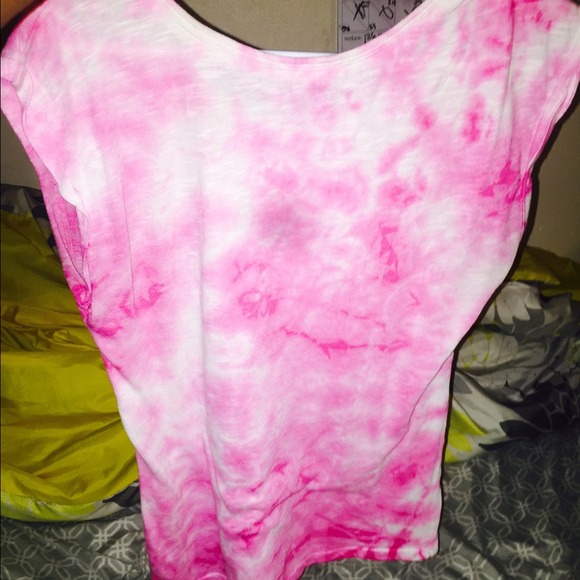 Pink and white tie-dye short sleeve shirt - Picture 3 of 4