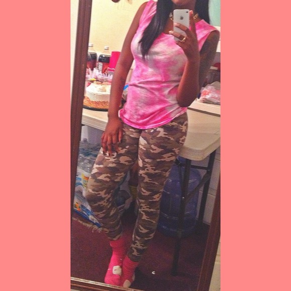 Pink and white tie-dye short sleeve shirt - Picture 1 of 4