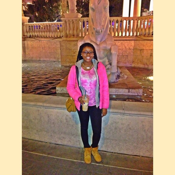 Pink and white tie-dye short sleeve shirt - Picture 4 of 4