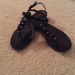 Black flower sandal from Steve Madden!