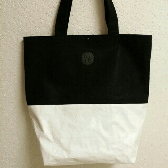 LULULEMON LARGE TOTE BAG