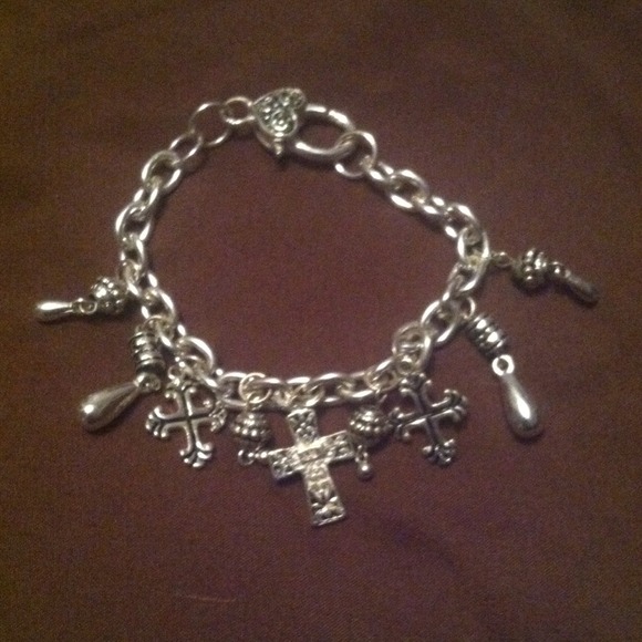 Cross charm bracelet