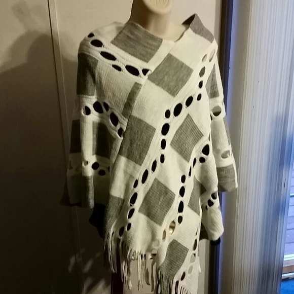 One size poncho bundke