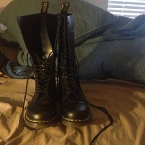 Dr. Martens 14 eye boots Size 9 WILL TRADE