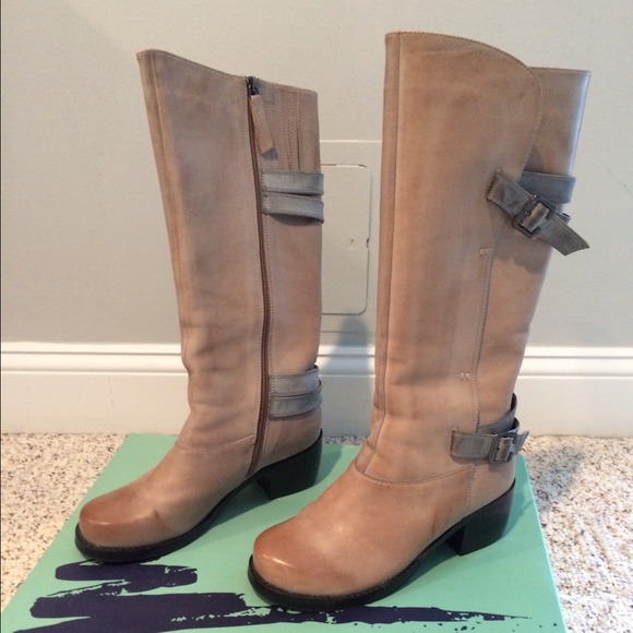 Tall boots Size 37/6.5. Worn twice.