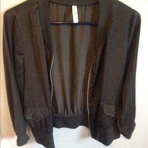 Xhilaration grey top size medium