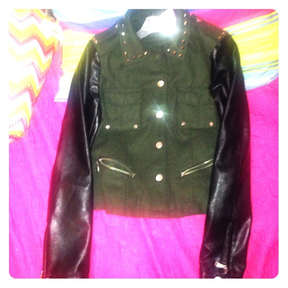 Studded collar - leather sleeved Retro jacket