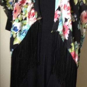 Private Label Jackets & Coats - Floral kimono w/ fringes Private Label Jackets & Coats - Floral kimono w/ fringes
