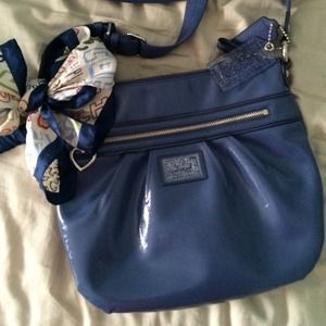 MAKE AN OFFER Coach poppy purse and scarf