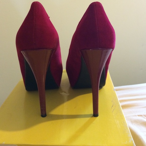 New Red Pumps - Picture 3 of 3