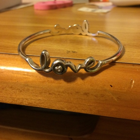 Brighton Silver, Love bangle