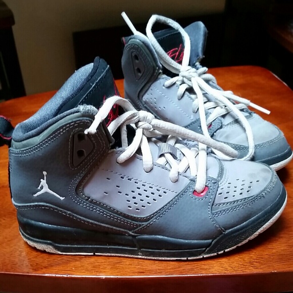 Boys Jordan Flight sneakers size 12