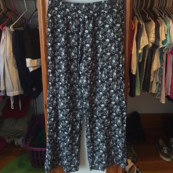 Hollister floral pants